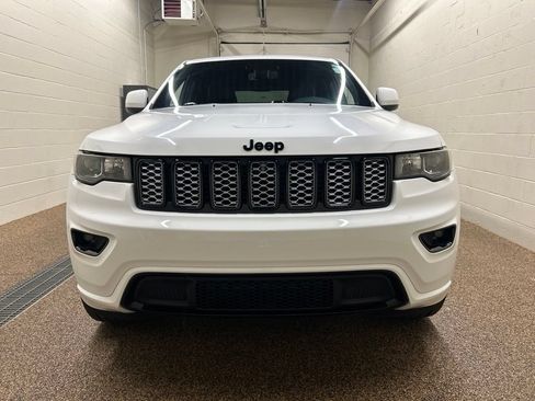 Used 2020 Jeep Grand Cherokee Altitude AWD/4WD image 6