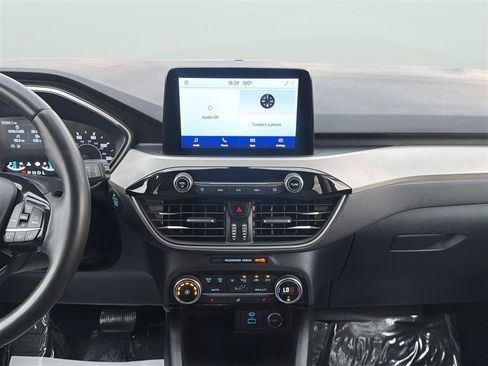 Used 2021 Ford Escape SE w/ Cold Weather Package AWD/4WD image 18
