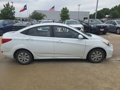 Used 2016 Hyundai Accent SE image 2