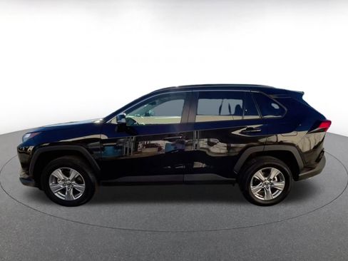 Used 2025 Toyota RAV4 XLE image 9