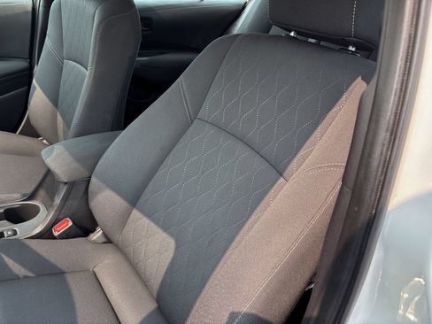 Used 2025 Toyota Corolla LE FWD image 18