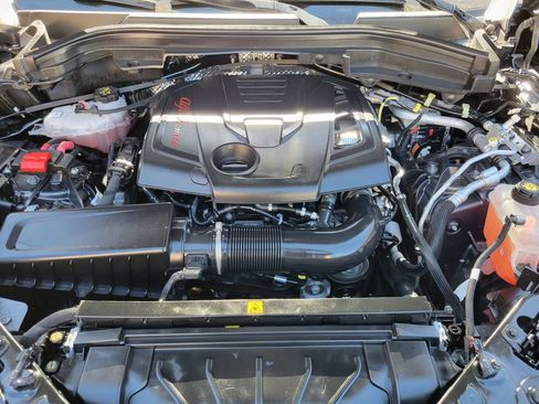 Used 2024 Alfa Romeo Stelvio Sprint RWD image 25