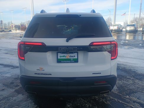 Used 2023 GMC Acadia SLT w/ Elevation Edition image 12