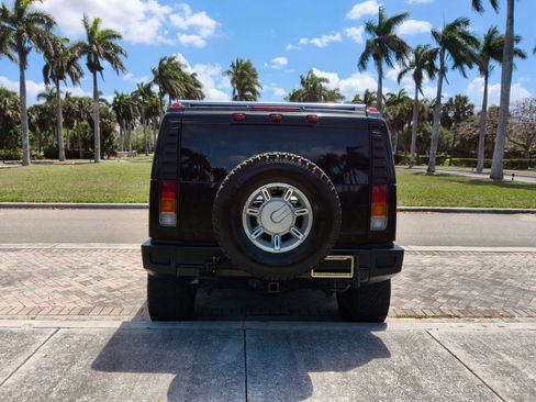 Used 2003 HUMMER H2 w/ Preferred Equipment Group image 14