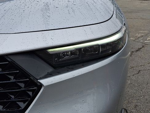 Used 2023 Honda Accord EX image 9