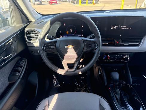 Used 2025 Chevrolet TrailBlazer LT w/ Driver Confidence Package image 13