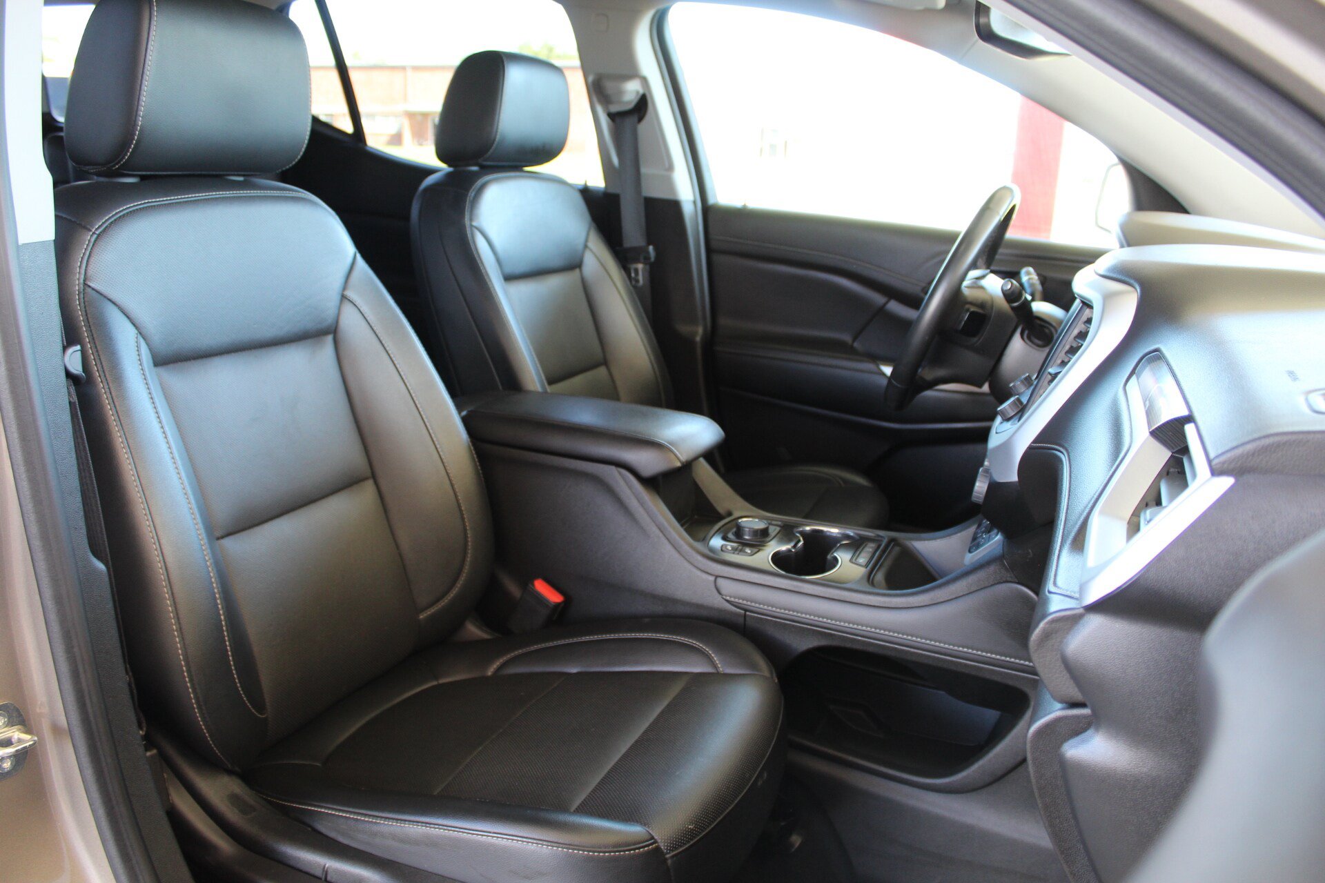 Used 2023 GMC Acadia SLT FWD image 13