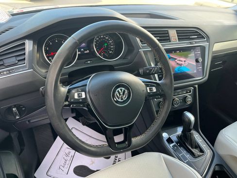 Used 2021 Volkswagen Tiguan SE w/ Panoramic Sunroof Package FWD image 35