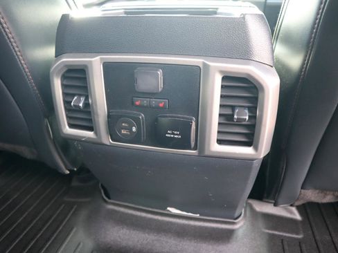 Used 2022 Ford F350 Platinum image 17