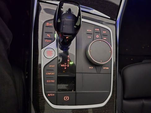 Used 2021 BMW 330i xDrive Sedan w/ M Sport Package image 17