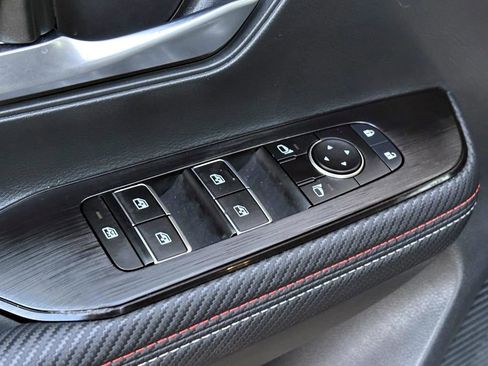 Certified 2025 Nissan Kicks SR w/ Illumination Package image 18