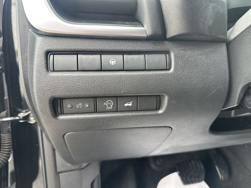 Used 2024 Nissan Rogue SV AWD/4WD image 14
