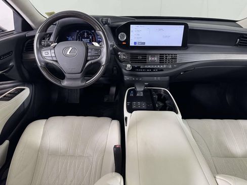 Used 2024 Lexus LS 500 AWD w/ Interior Upgrade Package image 5