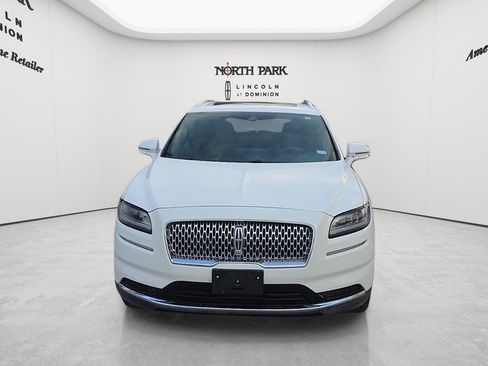 Used 2023 Lincoln Nautilus Reserve AWD/4WD image 8