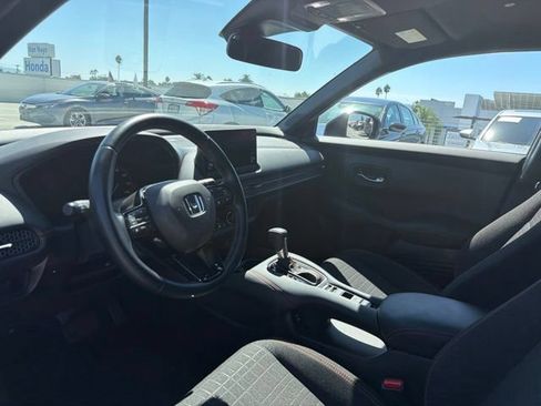 Used 2025 Honda HR-V Sport image 3