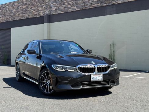 Used 2019 BMW 330i Sedan w/ Convenience Package RWD image 2