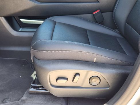 New 2027 Chevrolet Equinox LT w/ Convenience Package II FWD image 21