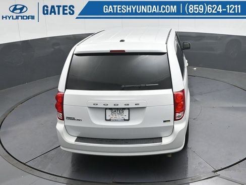 Used 2016 Dodge Grand Caravan SE image 35
