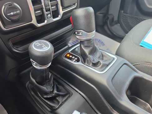 Used 2021 Jeep Wrangler Unlimited Sport AWD/4WD image 27