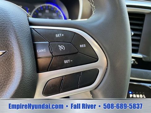 Used 2023 Chrysler Voyager LX FWD image 13