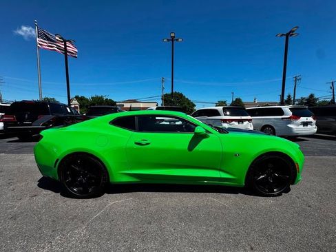 Used 2017 Chevrolet Camaro LT RWD image 4