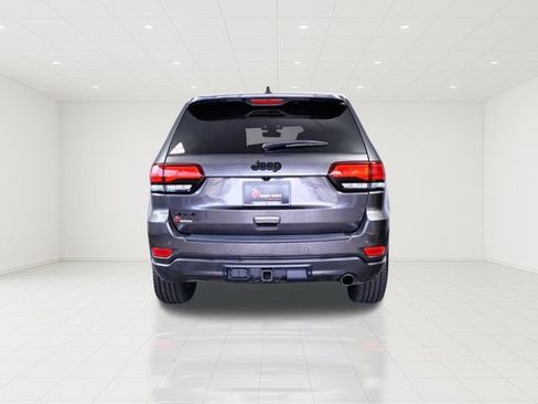 Used 2019 Jeep Grand Cherokee Altitude AWD/4WD image 5