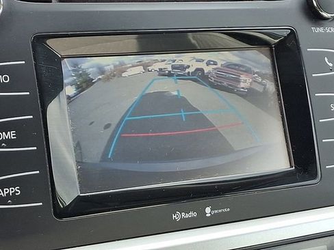 Used 2014 Toyota Highlander LE image 21