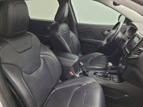 Used 2019 Jeep Cherokee Limited FWD image 21