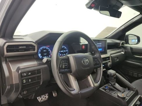 Used 2025 Toyota Tacoma TRD Sport RWD image 12