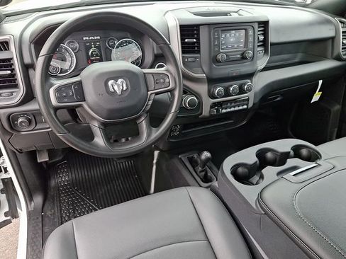 Used 2024 RAM 2500 Tradesman w/ Chrome Appearance Group image 11