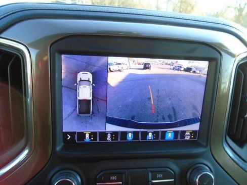 Certified 2022 Chevrolet Silverado 2500 High Country w/ Z71 Off-Road Package image 11