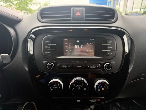 Used 2016 Kia Soul + w/ Soulful Package FWD image 23