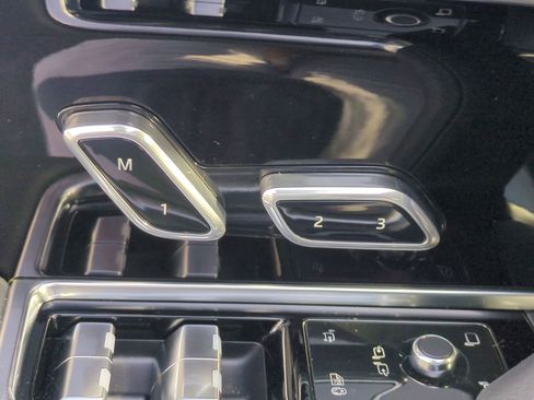 Used 2024 Land Rover Range Rover SE image 14