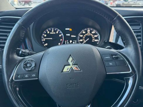 Used 2016 Mitsubishi Outlander SEL image 33