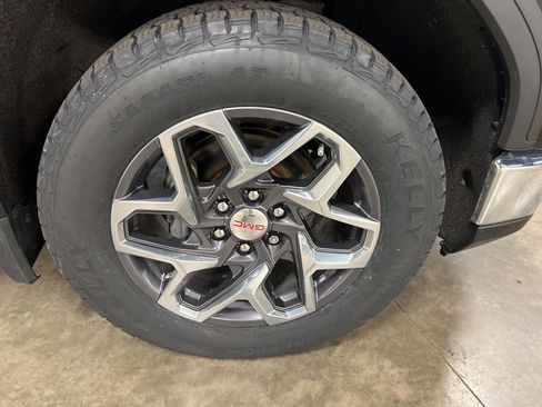 Certified 2022 GMC Sierra 1500 SLT image 20