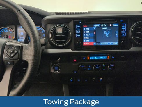 Used 2016 Toyota Tacoma TRD Sport image 18