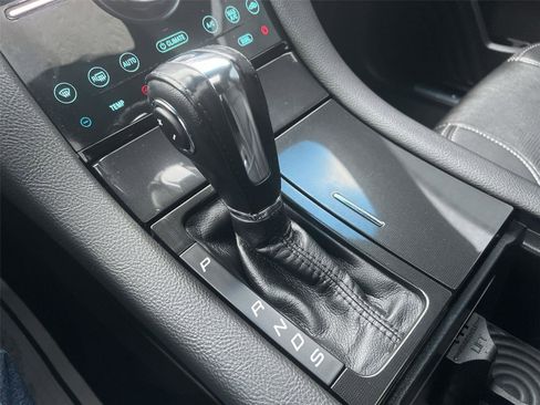 Used 2019 Ford Taurus Limited image 19