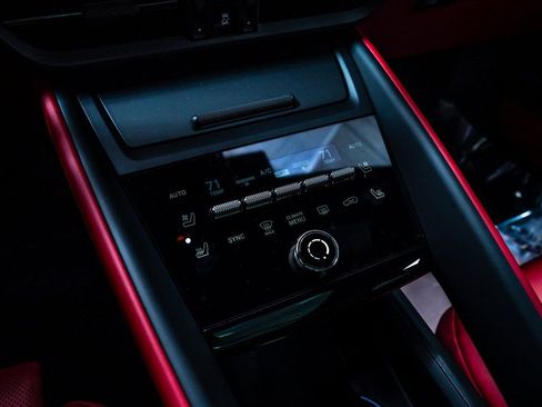 New 2026 Porsche Macan 4 Electric AWD/4WD image 19