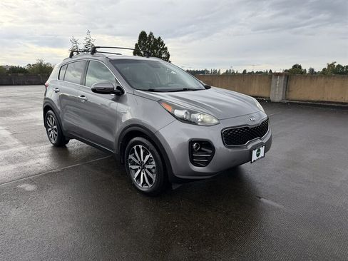 Used 2018 Kia Sportage EX w/ EX Sport Appearance Package AWD/4WD image 3