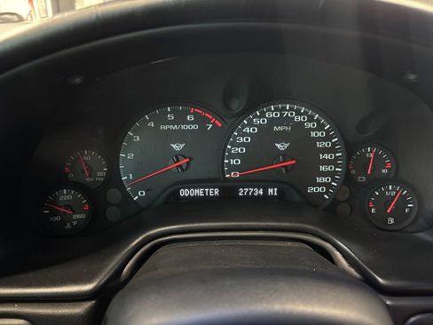 Used 2004 Chevrolet Corvette Coupe w/ Roof Package image 40