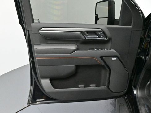 Used 2025 GMC Sierra 2500 AT4 AWD/4WD image 10
