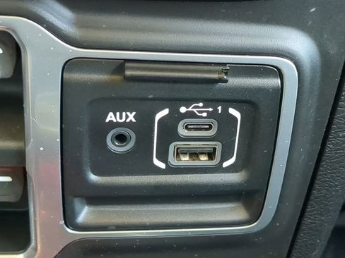 Used 2018 Jeep Wrangler Unlimited Sport S image 21