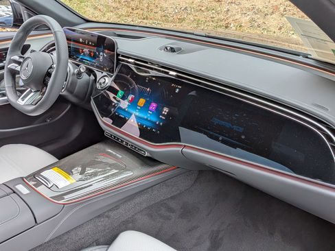 New 2026 Mercedes-Benz E 53 AMG e 4MATIC Sedan image 33