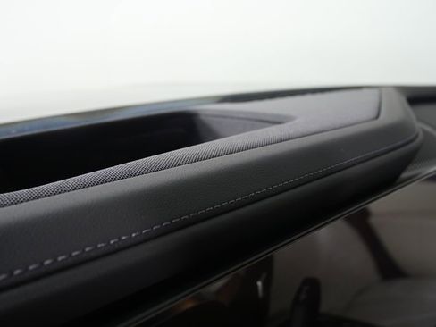 Used 2026 BMW 750e xDrive w/ Executive Package image 20