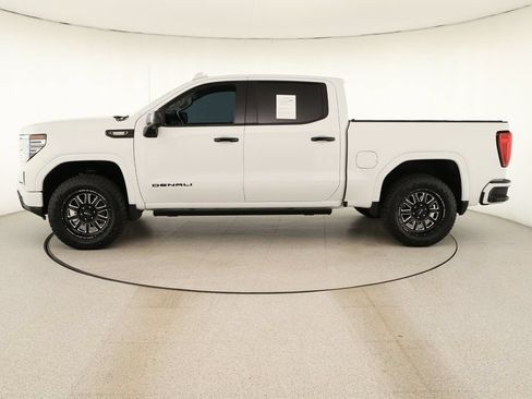 Used 2022 GMC Sierra 1500 Denali AWD/4WD image 2