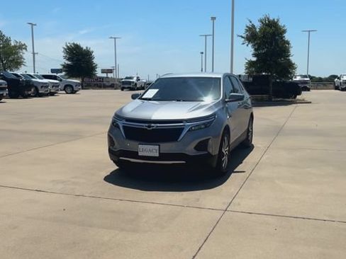 Used 2023 Chevrolet Equinox LT FWD image 4