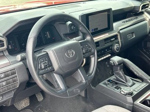 Used 2025 Toyota Tacoma SR5 AWD/4WD image 19