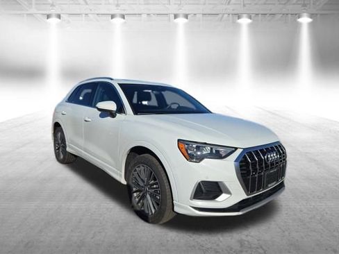 Used 2022 Audi Q3 2.0T Premium image 2