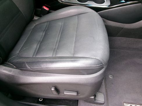 Used 2016 Kia Sorento SX image 20