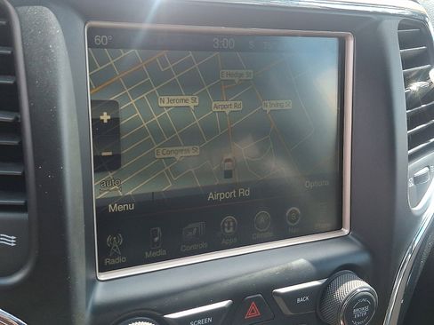 Used 2017 Jeep Grand Cherokee Limited AWD/4WD image 18